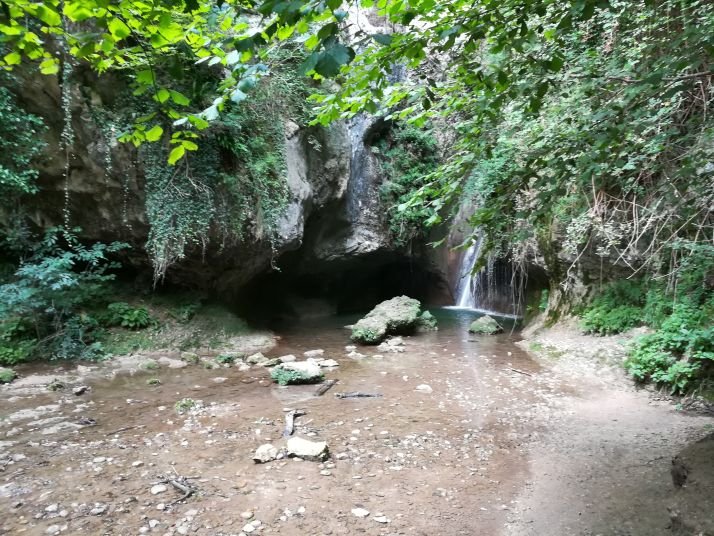 Una delle prime cascate che si vedono seguendo il percorso nero, cascate del Molina e dintorni